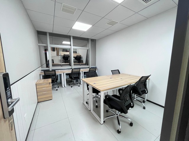 直线罐装机压盖机